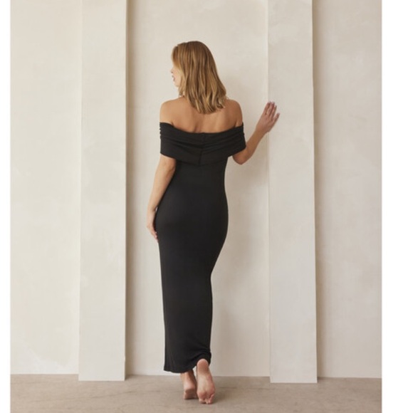 NWOT Revolve brand Bumpsuit Bianca off the shoulder black maxi dress. Size large - Picture 6 of 13